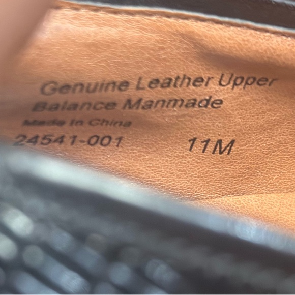 Stacy Adams Black Leather Loafers with Crocodile Embossed Design - Picture 9 of 11